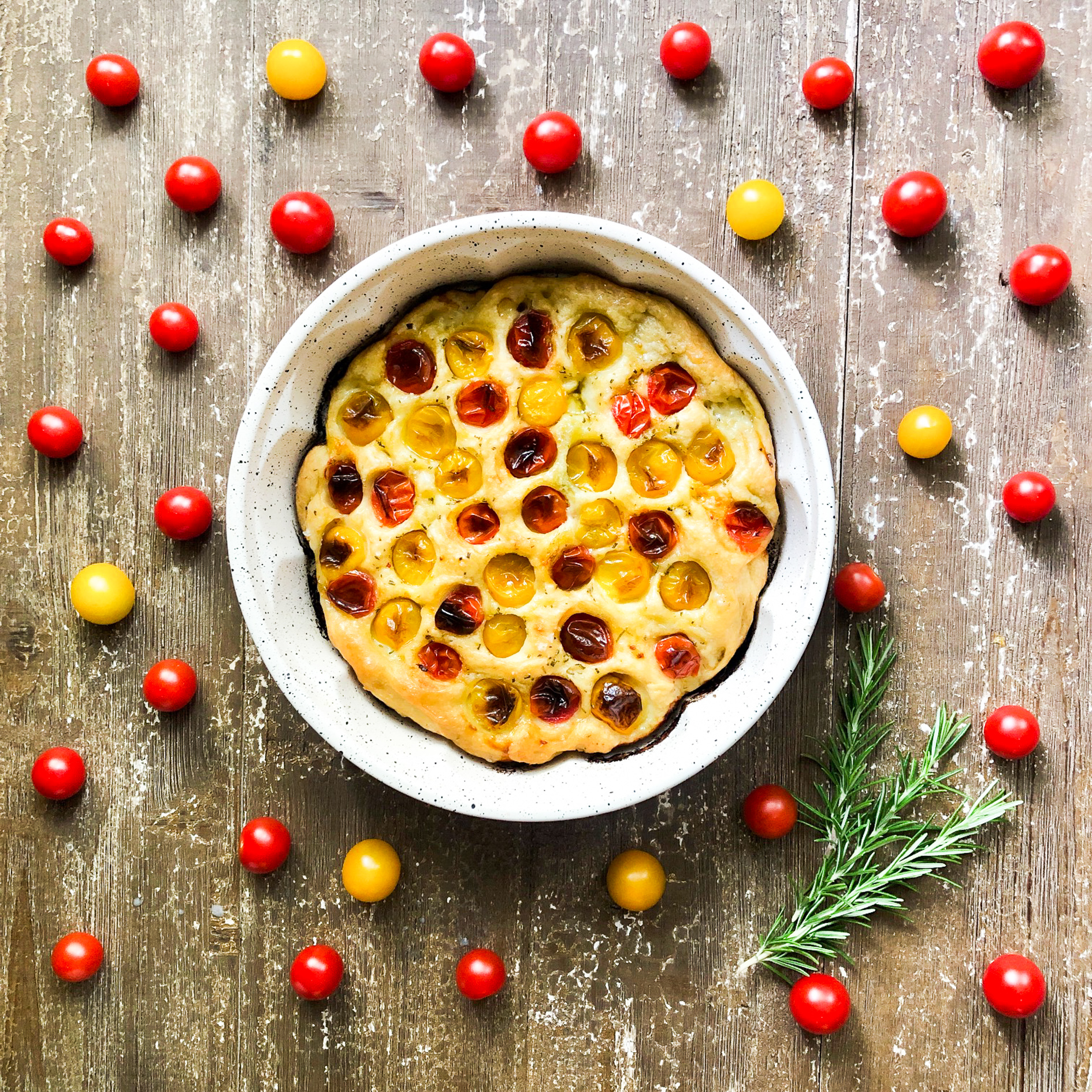 Focaccia with tomatoes. 
